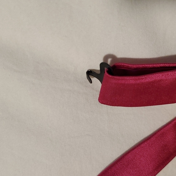 Adjustable pink bow tie 🎀 - Picture 4 of 5